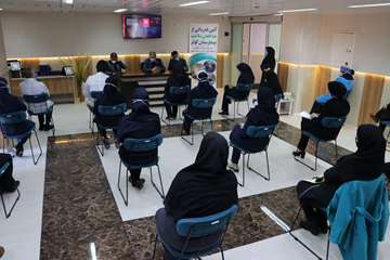 آیین قدردانی از افتخارآفرینان حماسه و ایثار در دوران کرونا ویروس بیمارستان کوثر سمنان99.09.11 